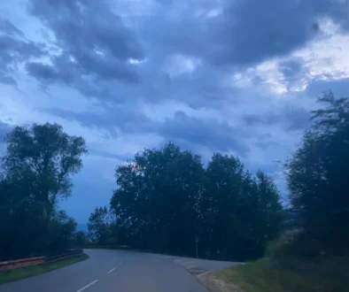 zataženo a bouřka na nebi v Česku