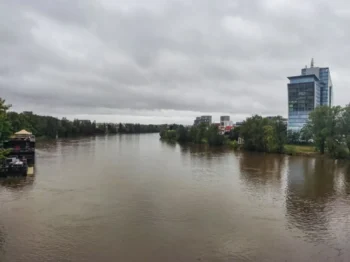zamračená obloha