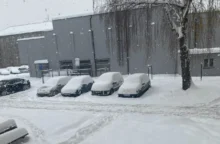 zimní počasí, sněží na ulici