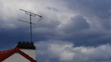 Špatné počasí a TV anténa. Dva prvky, které k sobě ladí