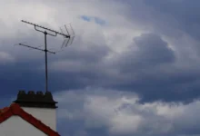 Špatné počasí a TV anténa. Dva prvky, které k sobě ladí