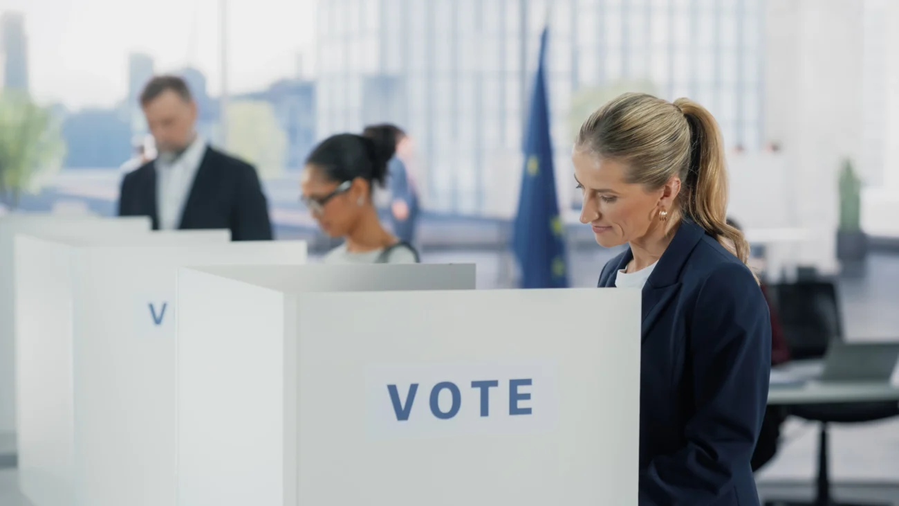 Evropská unie opět přinesla změny. Zdroje: Shutterstock | TVGURU.cz Poslanci Evropské unie.