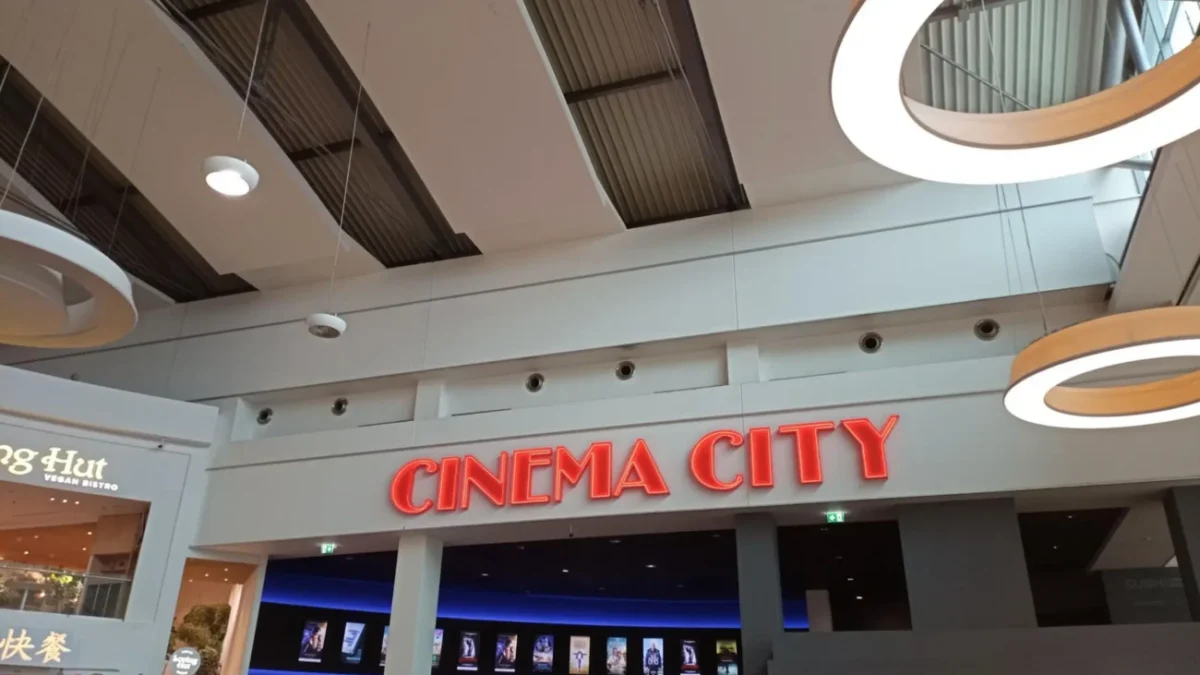 kino vchod do kina