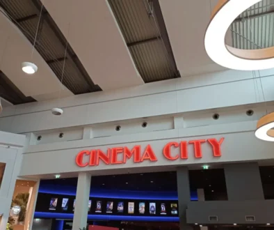 kino vchod do kina