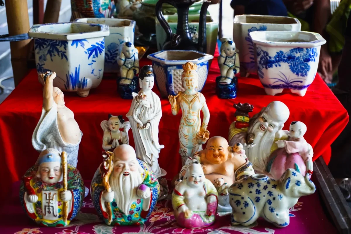 Vystavený čínský porcelán.