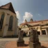 Město.