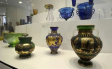 Vázy značky Lötz.