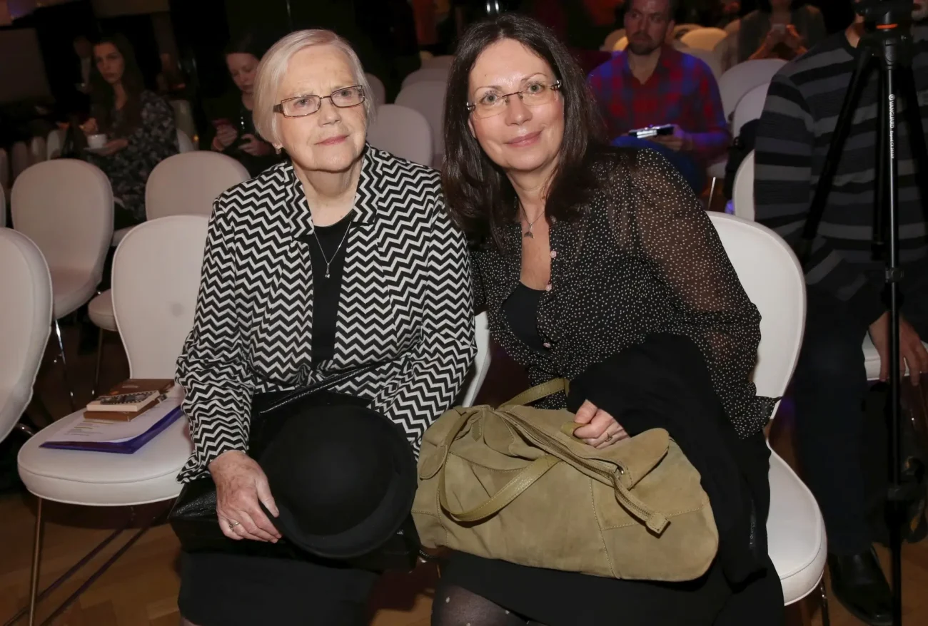 profimedia-0325388918 | TVGURU.cz 15.3.2017, Praha, TK Febiofest a předání pamětních medailí s portrétem Vladimíra Menšíka. Martina Menšíková, Olga Menšíková. Vladimír Menšík, manželka, dcera, rodina