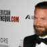 Usmívající se Bradley Cooper.