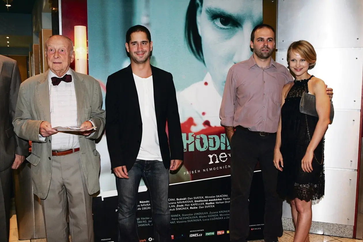 Podobný příběh byl zfilmován i o českém vrahovi. Zdroj: Profimedia | TVGURU.cz Herci na premiéře filmu Hodinu nevíš...