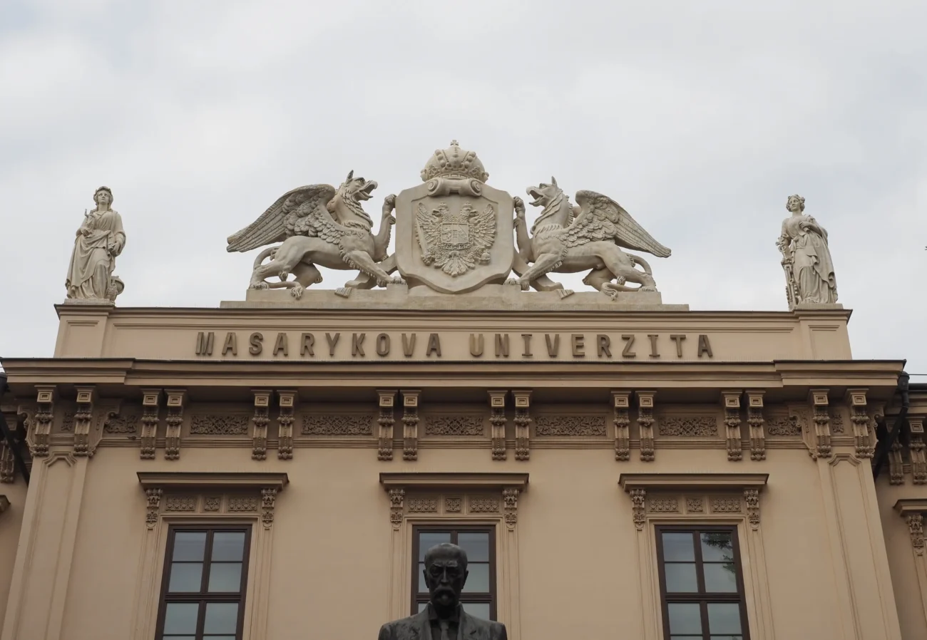 Masarykova univerzita v Brně.