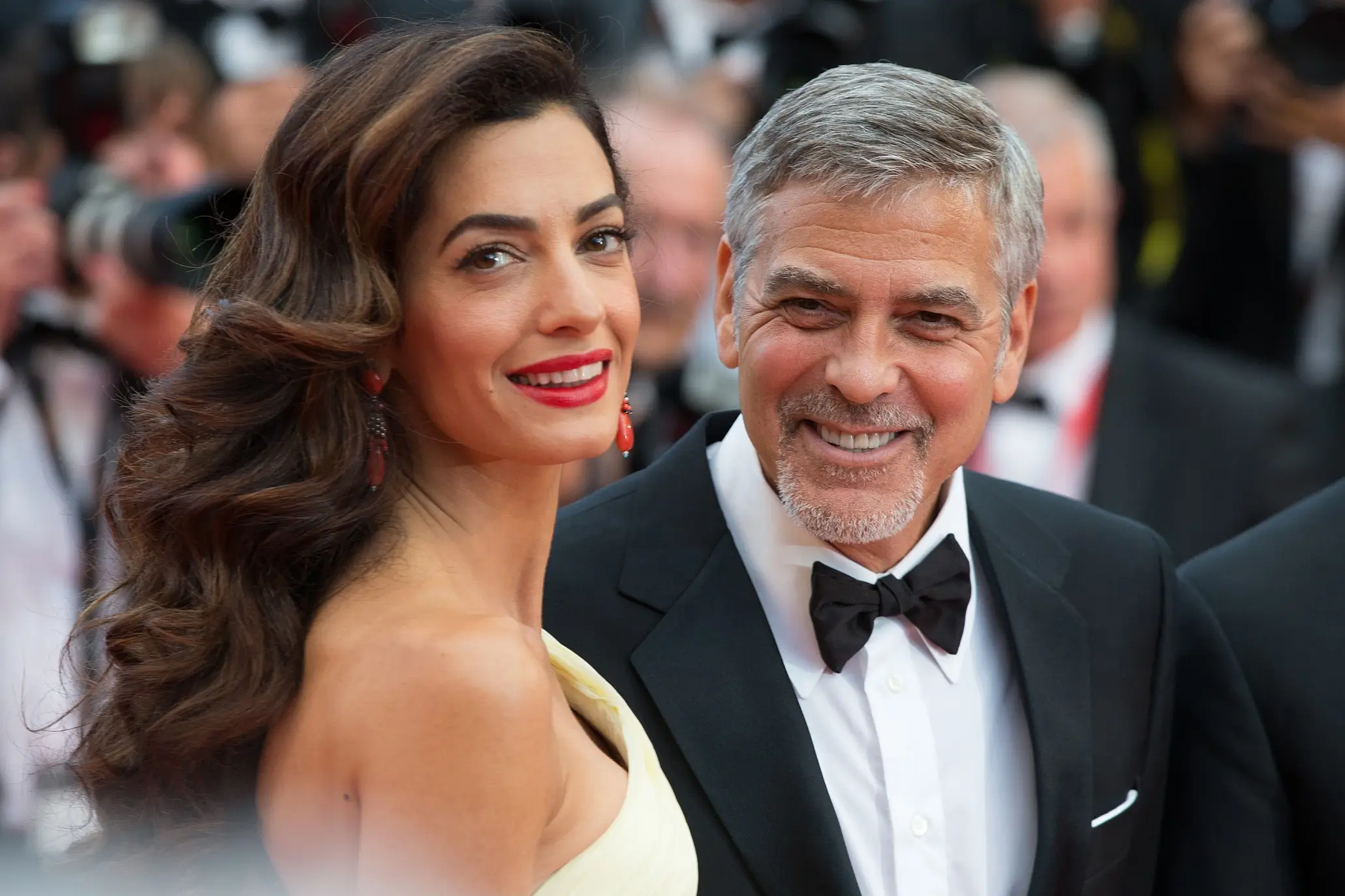 アマルクルーニーには姉妹がいることをご存知ですか？ジョージ・クルーニーの妻よりもさらに美しいです