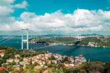 Výhled na most v Istanbulu