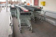 nákupní vozíky v Kauflandu