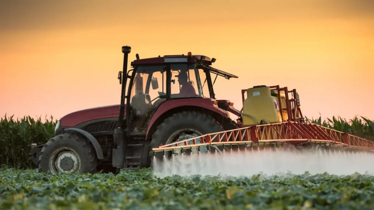 Postřik pesticidy u velkopěstitele