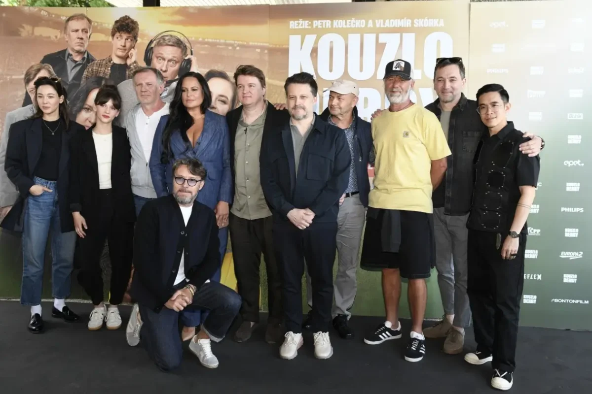 Fotografie z prezentace filmu Kouzlo derby.