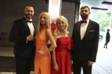 Karlovy Vary 2.7.2024 (58.MFF Karlovy Vary): Veronika Žilková, dcera Kordula Stropnická, synové Vincent a Cyril Navrátil