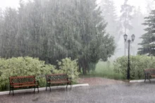 Venku je pořádný slejvák.