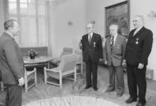 Rozdávání Řádu Klementa Gottwalda.