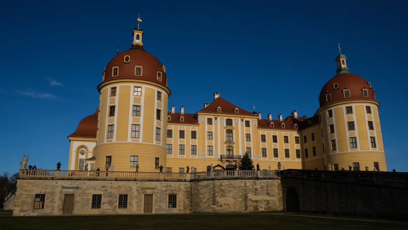 shutterstock_1613614627-2 | TVGURU.cz Německý zámek Moritzburg.