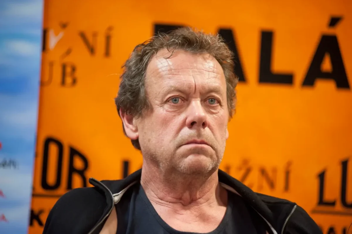 Oldřich Vízner tvářící se vážně.