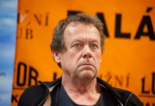 Oldřich Vízner tvářící se vážně.