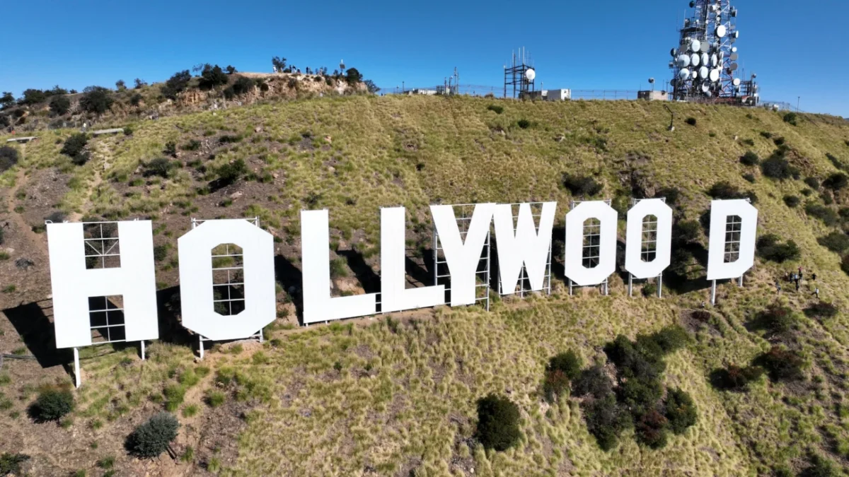 HOLLYWOOD - slavný nápis v horách
