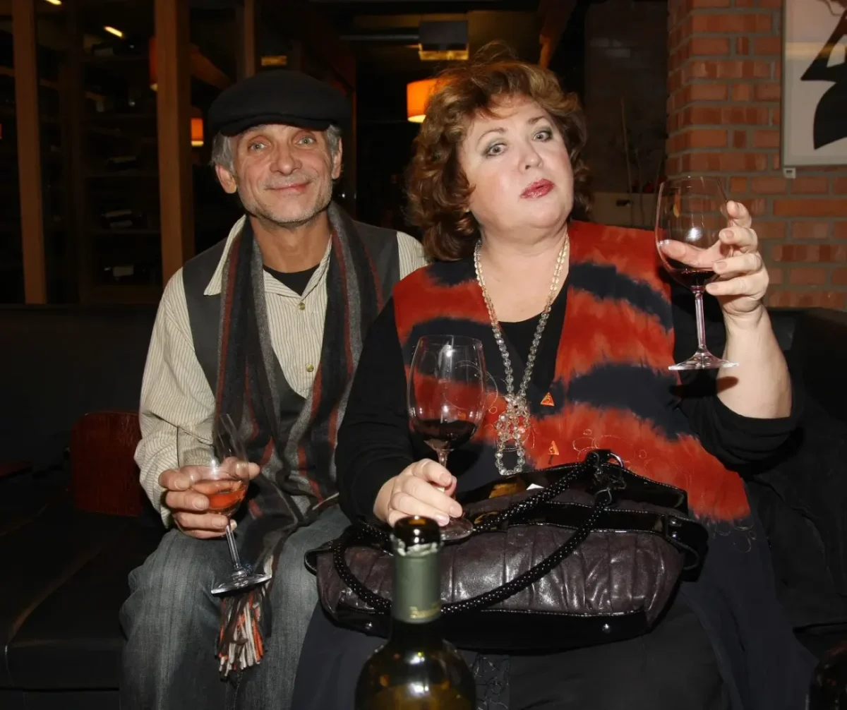 Oldřich Kaiser a Naďa Konvalinková při přátelském posezení