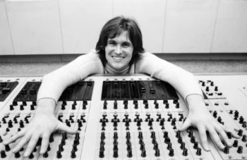 Bob Frídl na černobílé fotografii.