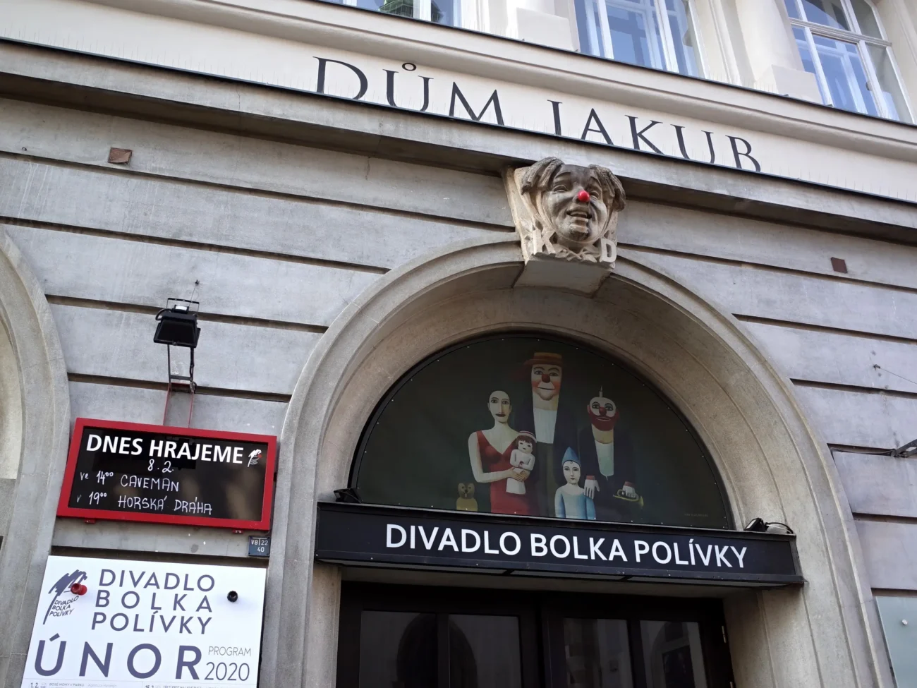 Talentovaný herec za svou kariéru stihl i založit divadlo. Zdroj: Shutterstock | TVGURU.cz Budova Divadla Bolka Polívky.