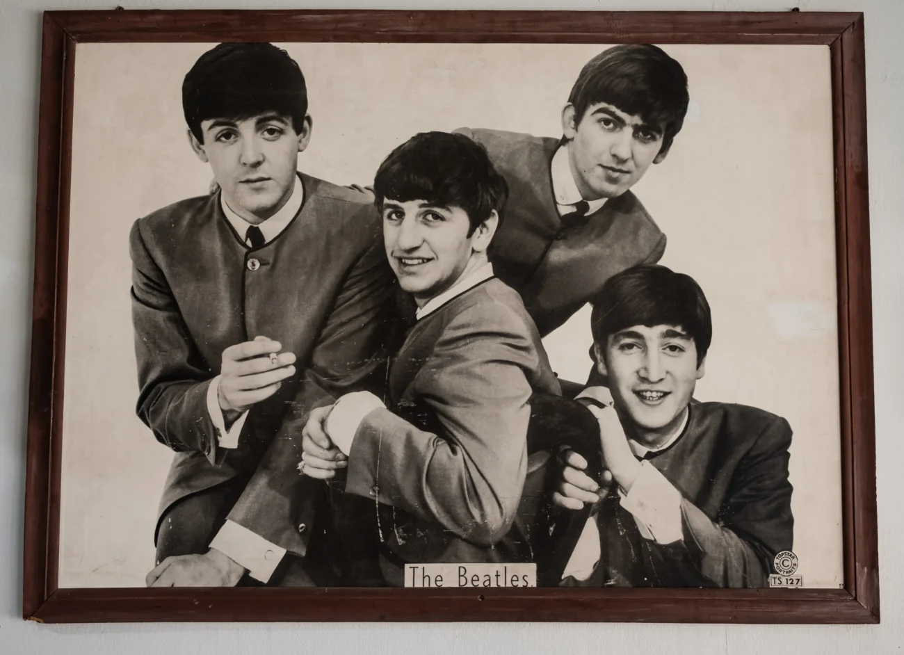 Jeho hudba byla inspirována i takovými velikány jako je skupina Beatles. Zdroj: Shutterstock | TVGURU.cz Černobílá fotografie kapely Beatles.