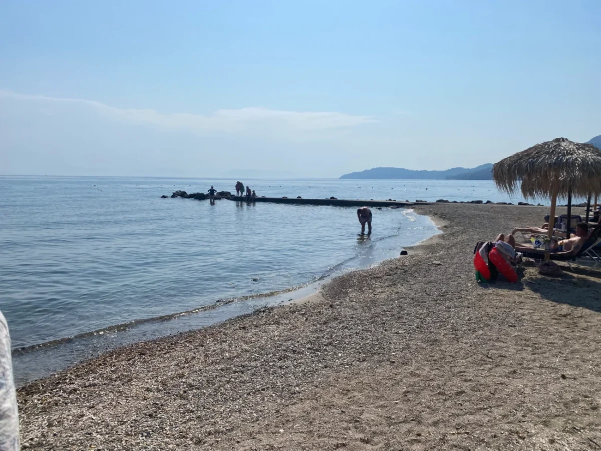 pláž v Řecku srpen 2025