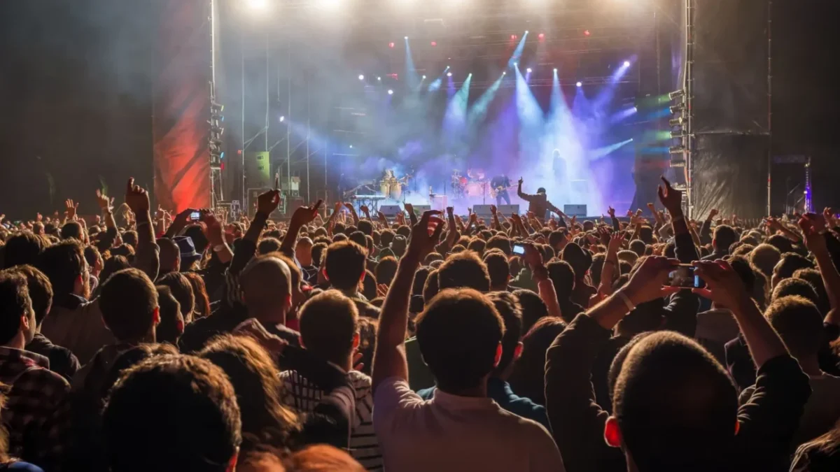 Rock zvedá fanoušky ze židlí