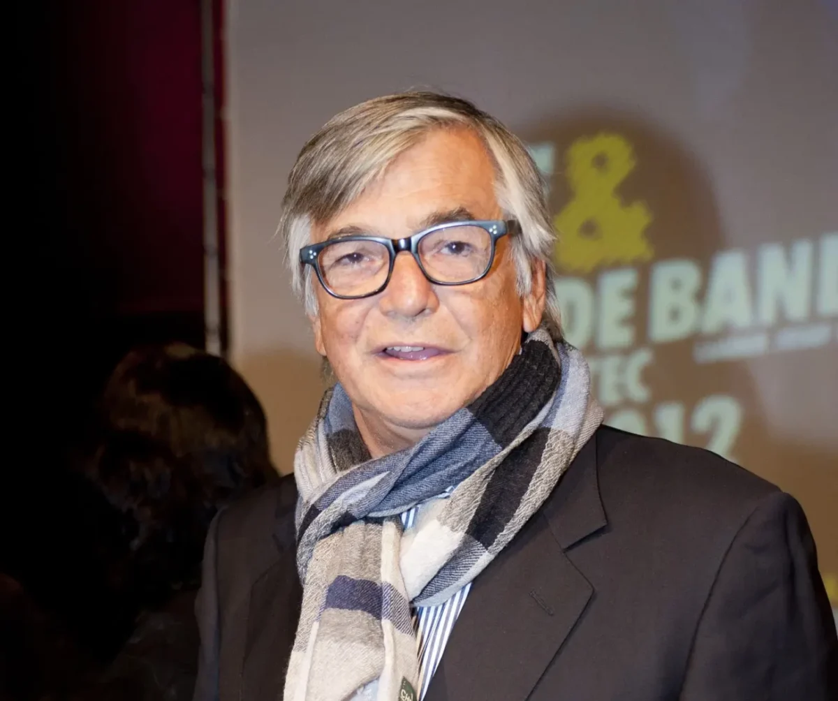 Jiří Bartoška se šálou.