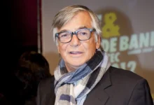 Jiří Bartoška se šálou.