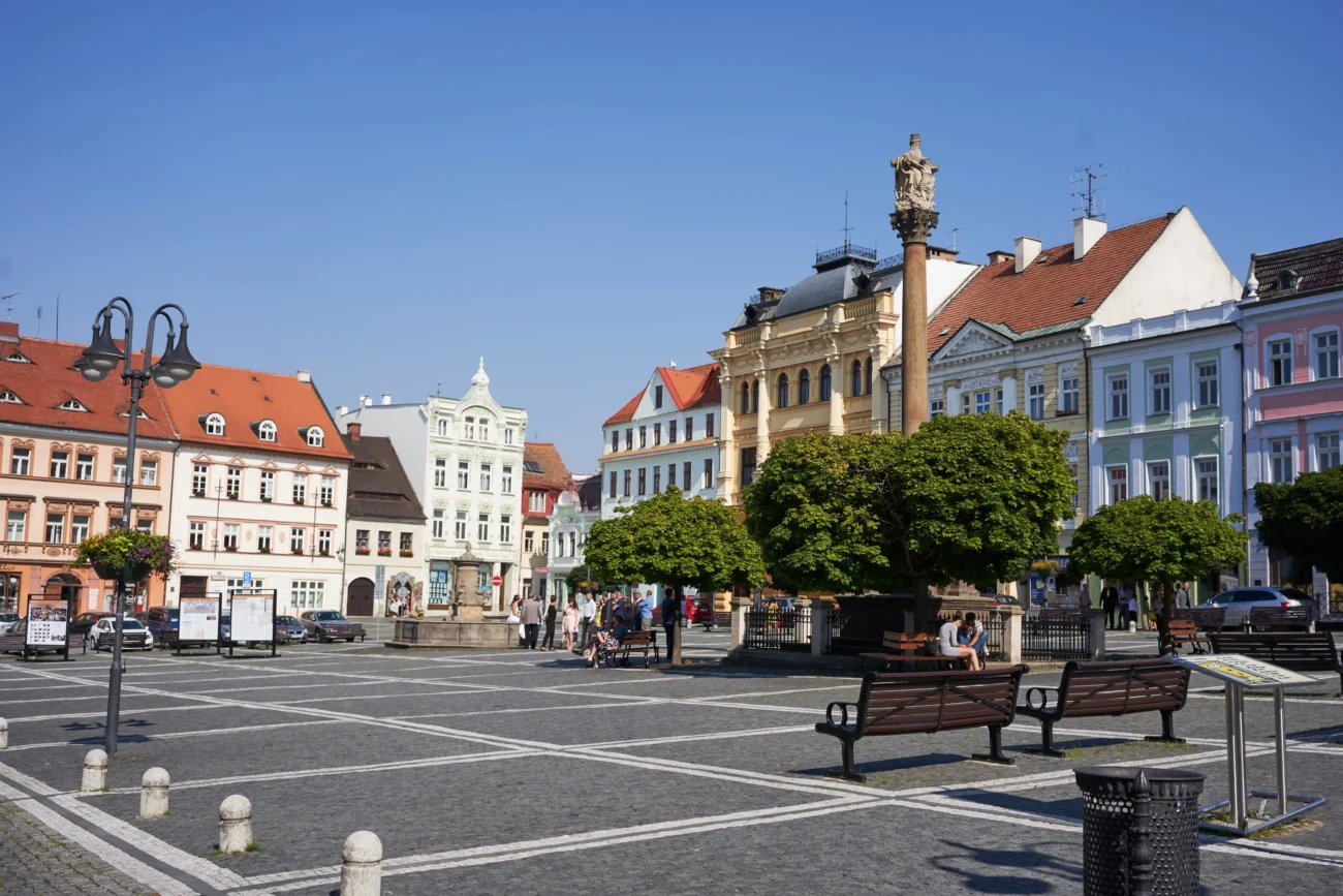 shutterstock_1796949883-2 | TVGURU.cz Náměstí v České Lípě