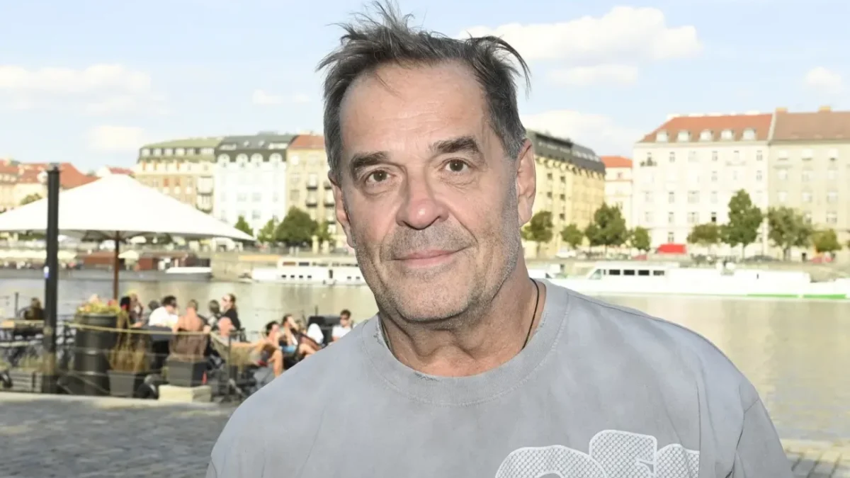 Setkání s herci nového seriálu televize Prima – Polabí proběhlo 20. 8. 2025 v kavárně Dílna na pražské Smíchovské náplavce.
