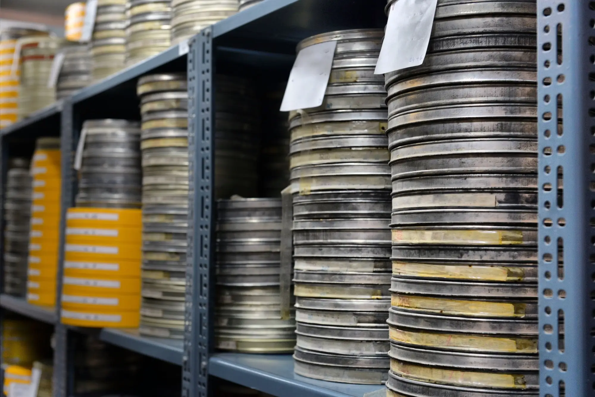 Shutterstock_611525654 | TVGURU.cz archiv s policemi plnými filmových rolí