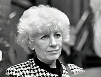 Olga Havlová na černobílé fotografii.