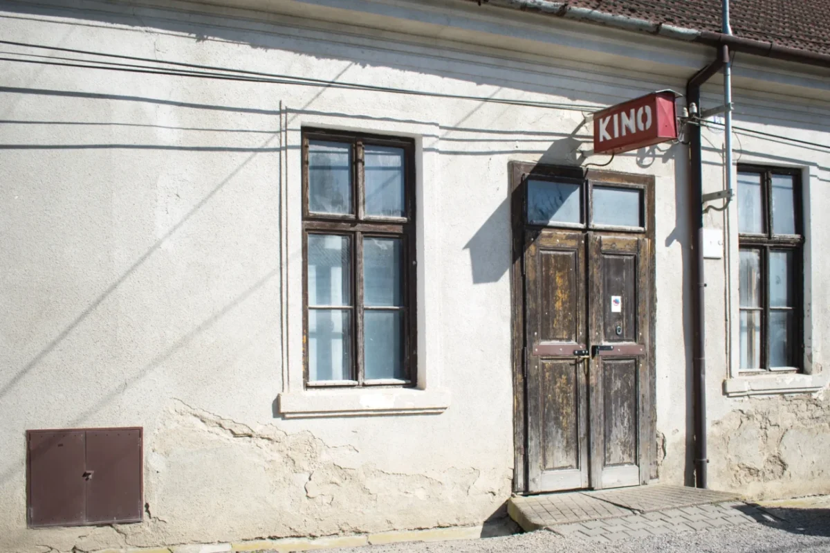 shutterstock_1712950405-2