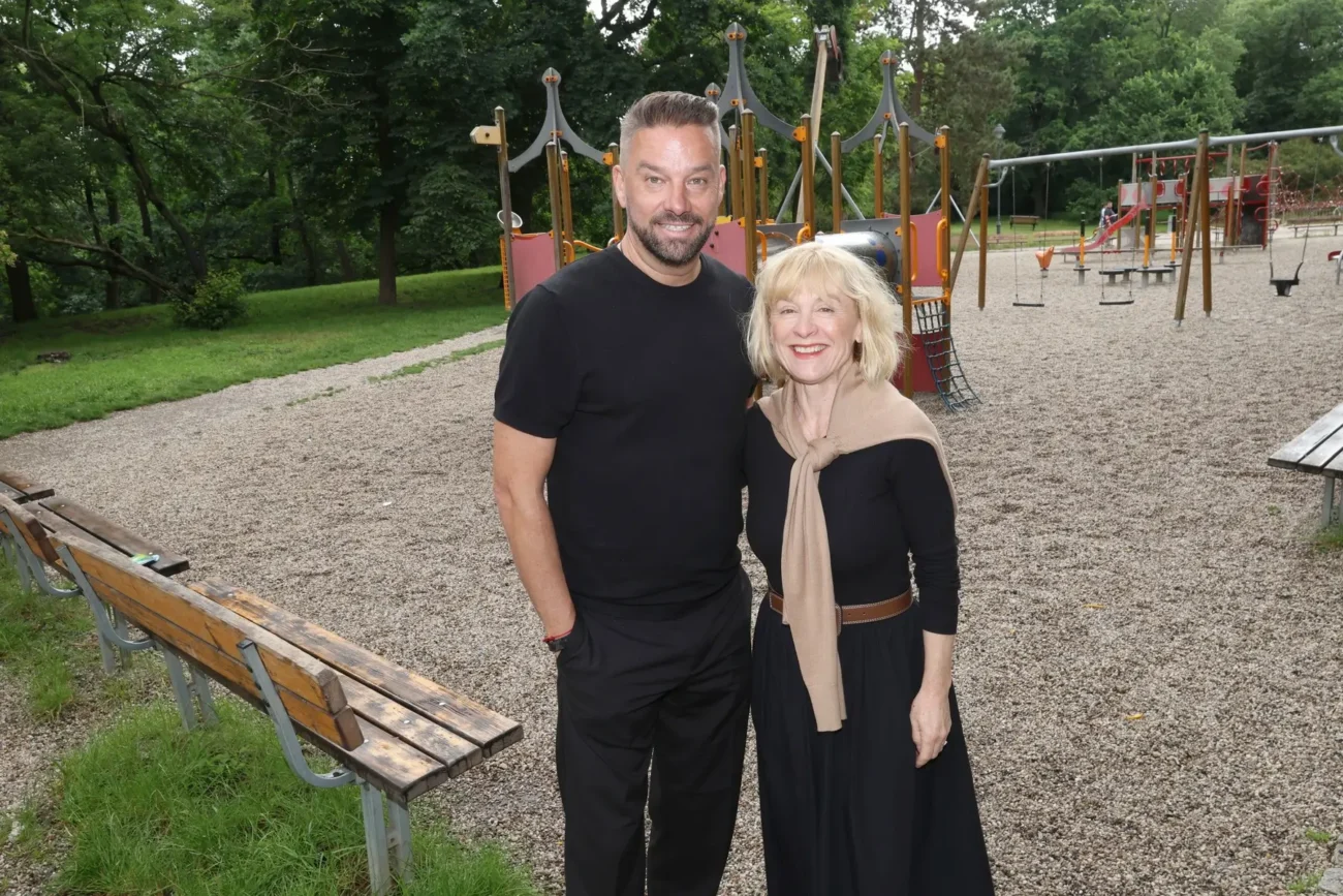 Petr Švancara, Dana BatulkováLetní grilování se seriály ZOO Nové začátky a Kamarádi proběhlo 5. 6. 2025 v pražské restauraci Vozovna Stromovka.