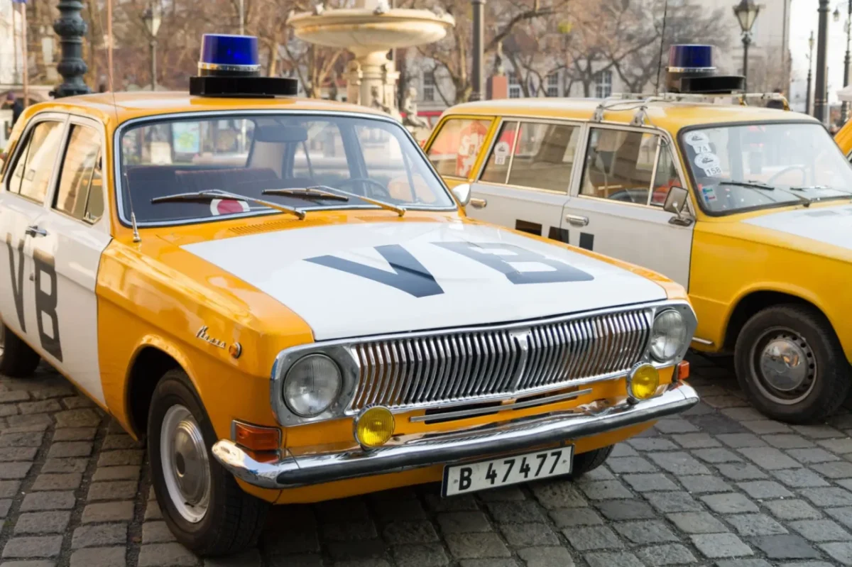 vůz komunistické Veřejné bezpečnosti