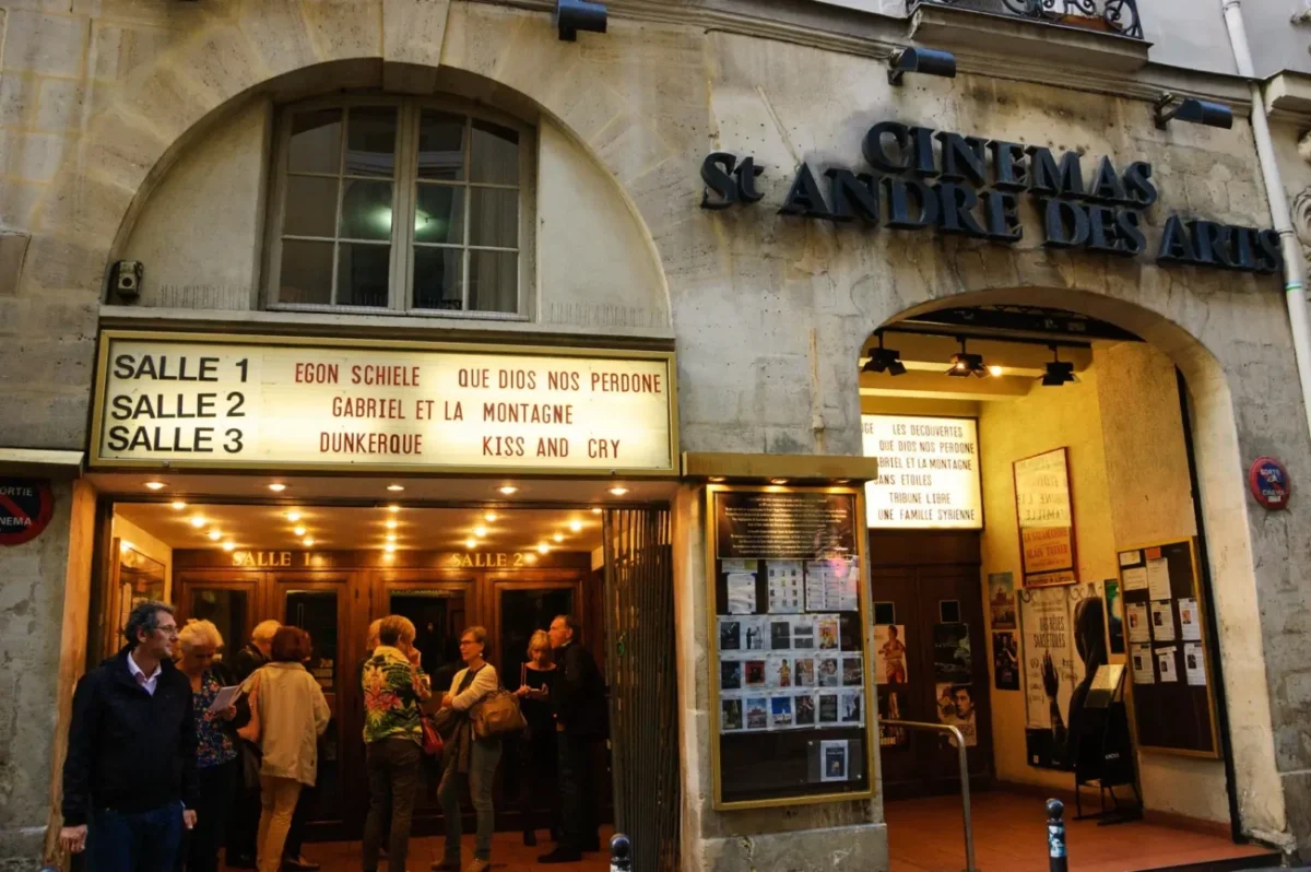 Staré francouzské kino.