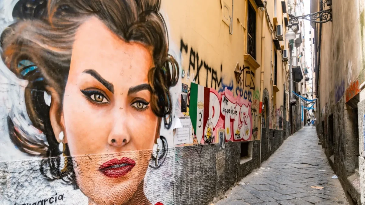 Sophia Loren namalovaná na zdi v Itálii.
