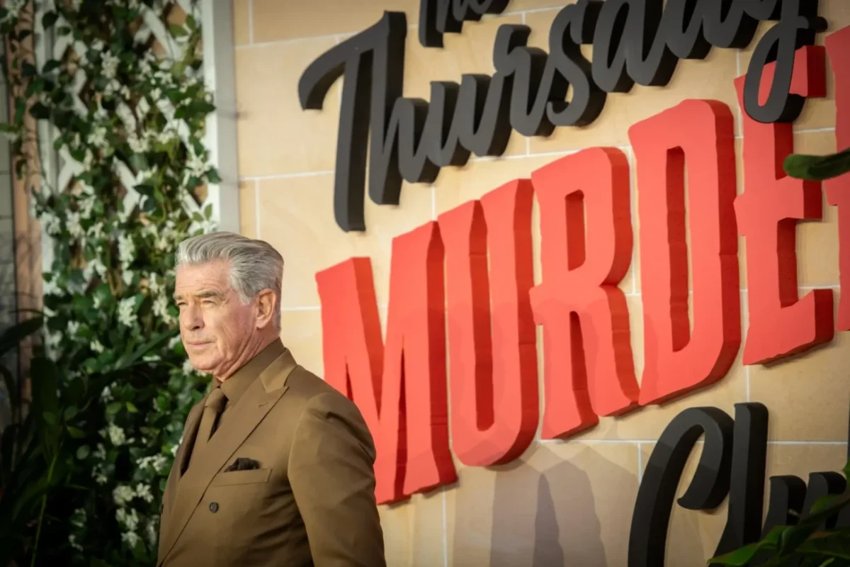 Pierce Brosnan na premiéře.