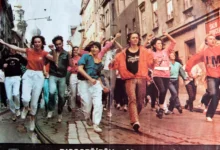film Discopříběh na dobovém plakátu