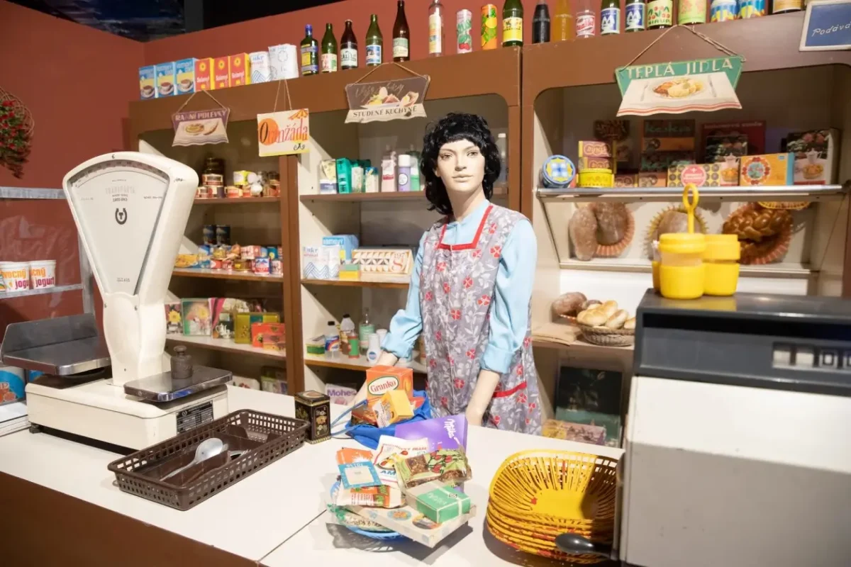 Retro obchod v muzeu.