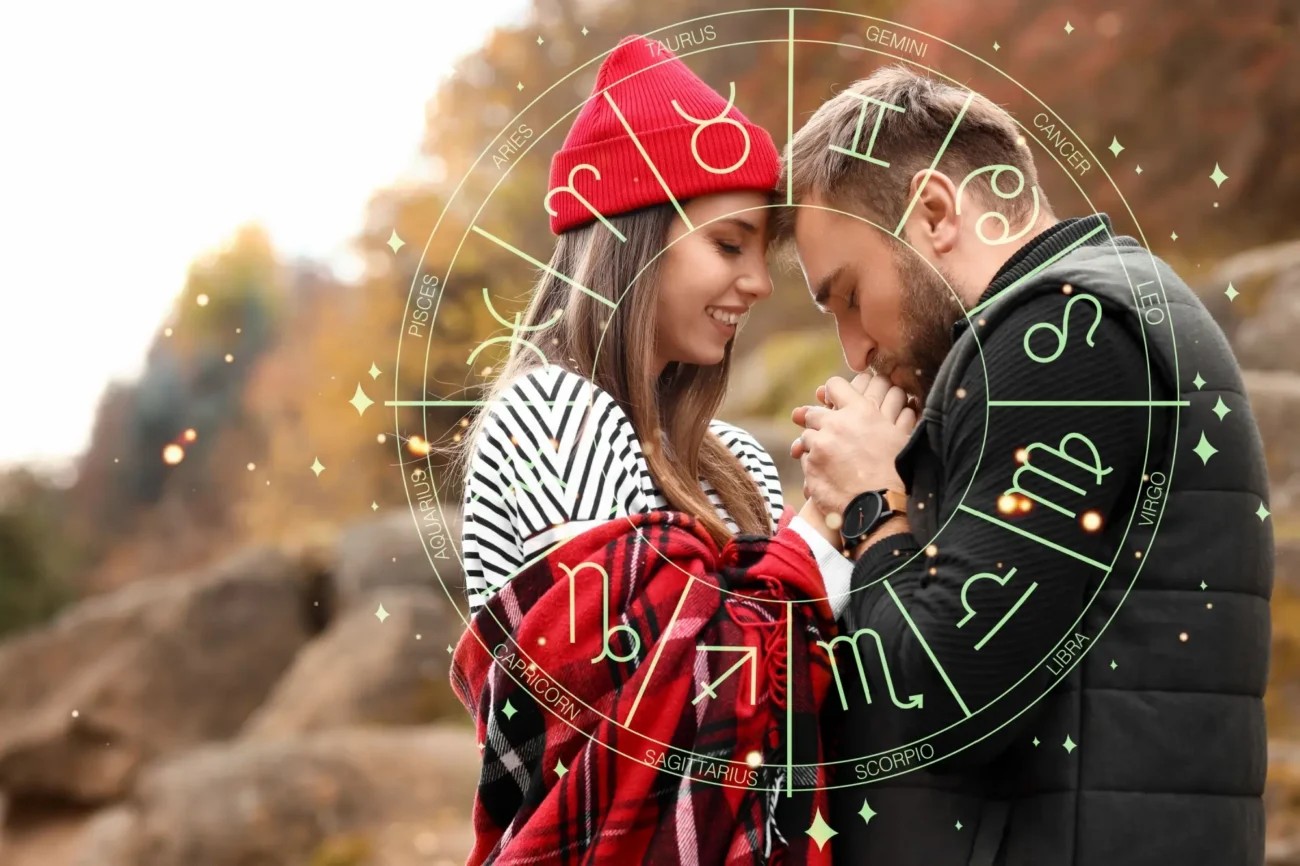 zamilovaný pár v podzimním prostředí, přes ně je obrázek zvěrokruhu