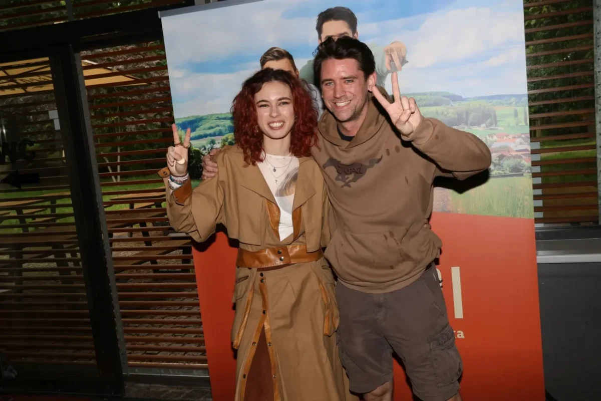 Anna Dvořáková Letní grilování se seriály ZOO Nové začátky a Kamarádi proběhlo 5. 6. 2025 v pražské restauraci Vozovna Stromovka.