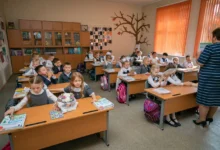 děti v lavicích